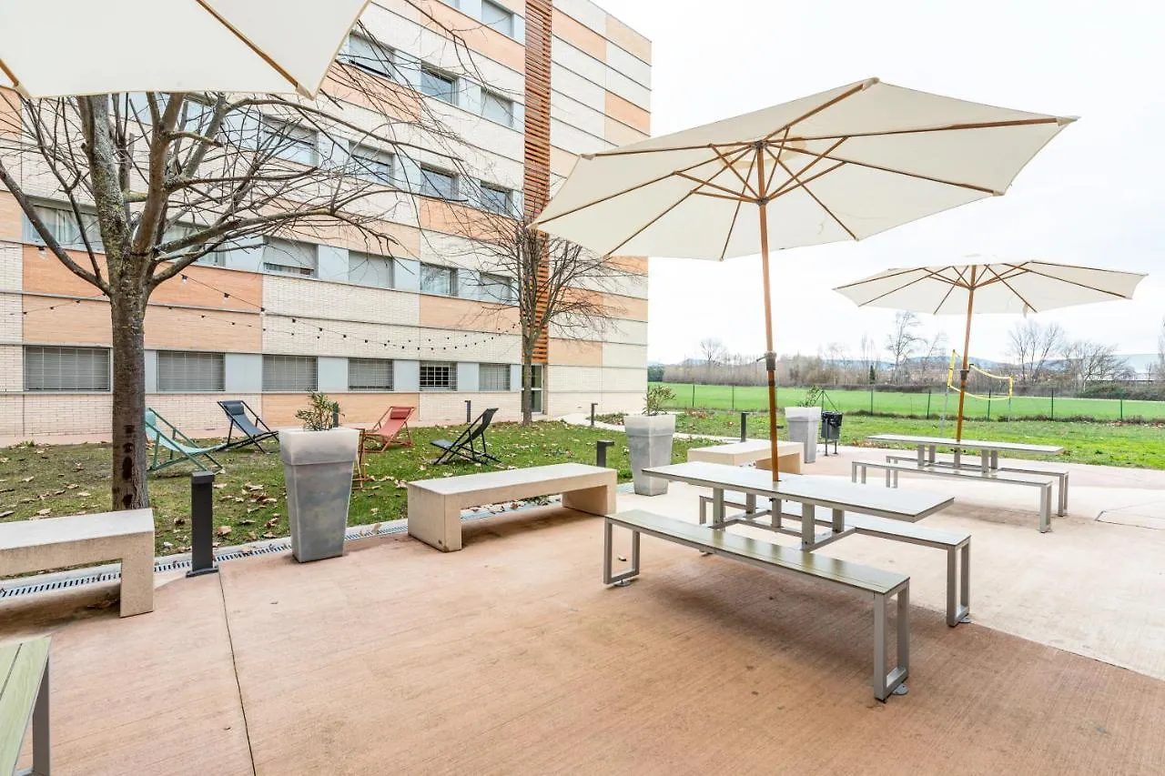 Residencia Universitaria Los Abedules Apartment Pamplona