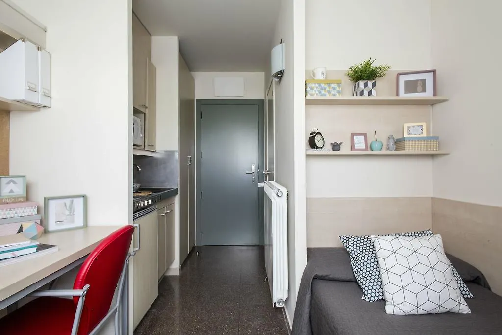 Residencia Universitaria Resa Los Abedules Pamplona 0*,  Spanien