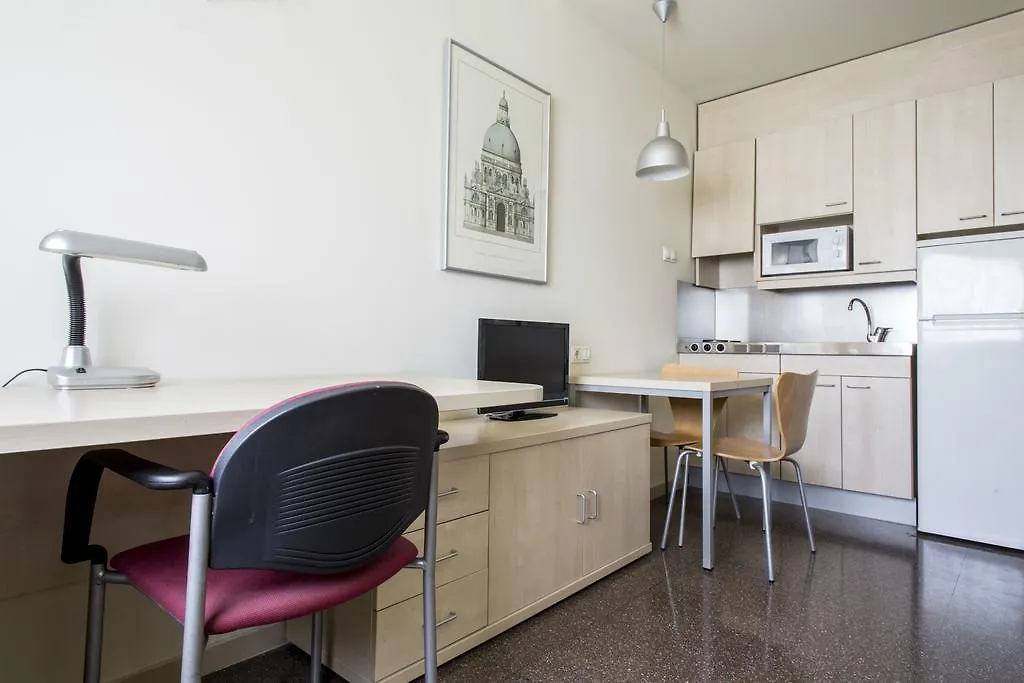 Residencia Universitaria Los Abedules Apartment Pamplona