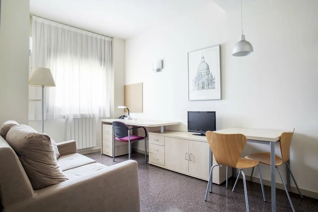 Residencia Universitaria Los Abedules Apartment Pamplona