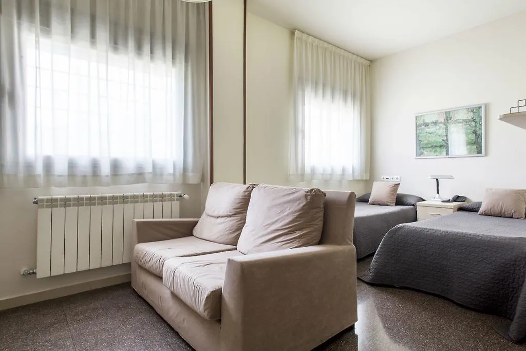 Residencia Universitaria Resa Los Abedules Pamplona 0*,