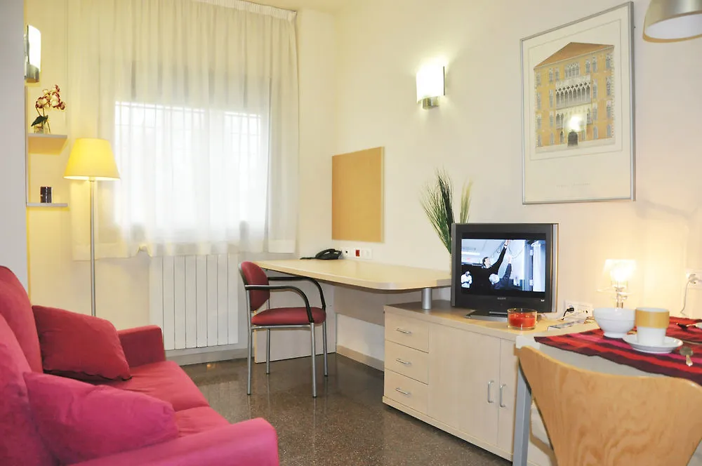 Residencia Universitaria Los Abedules Apartment Pamplona